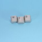 how to find neche and keyword for website - keys on blue background web