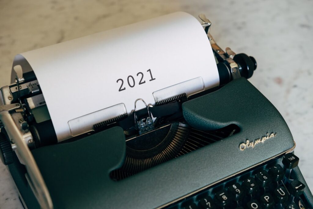 write 10 idea that make me millioniare in 2025 - Year 2021